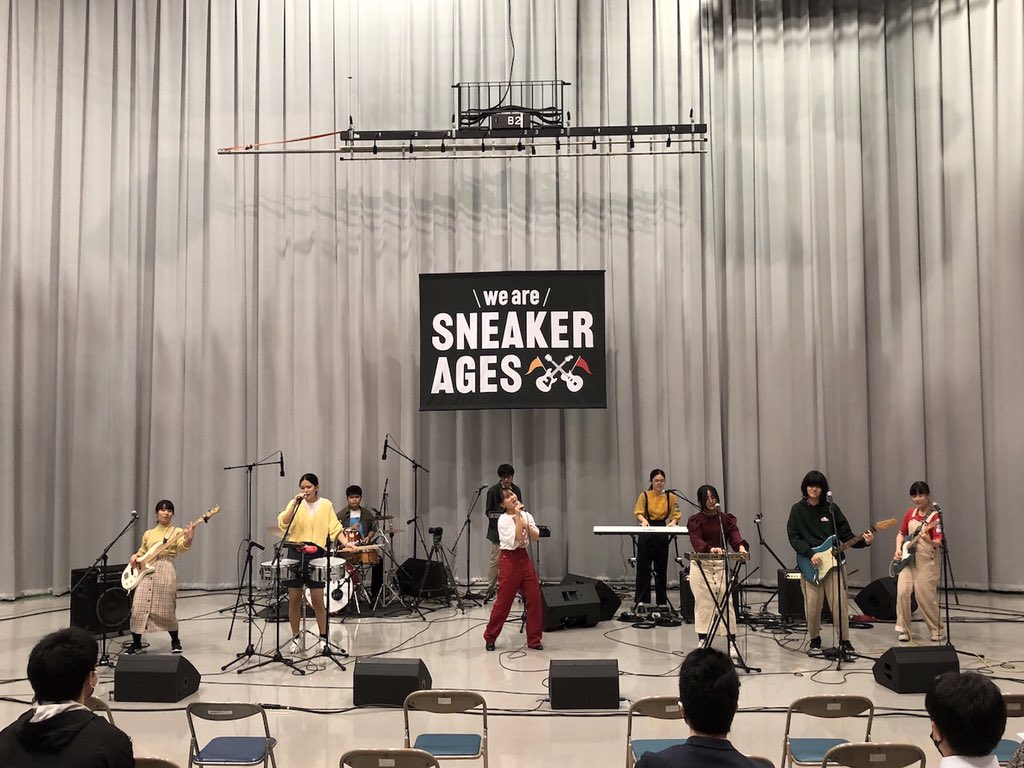 sneakerages1979's tweet photo. ＼明日11/28 13:00より！／
#スニーカーエイジ 沖縄地区GP大会の模様を #LIVEDREAMER で配信！

今回の出場校を紹介📣

E No.9 昭和薬科大学附属高等学校・中学校

皆の想いを背負って、精一杯のステージを！

#軽音楽部

視聴方法はコチラから▶︎ 

https://t.co/BRcQWhFKcZ https://t.co/rxLoCTpFyD