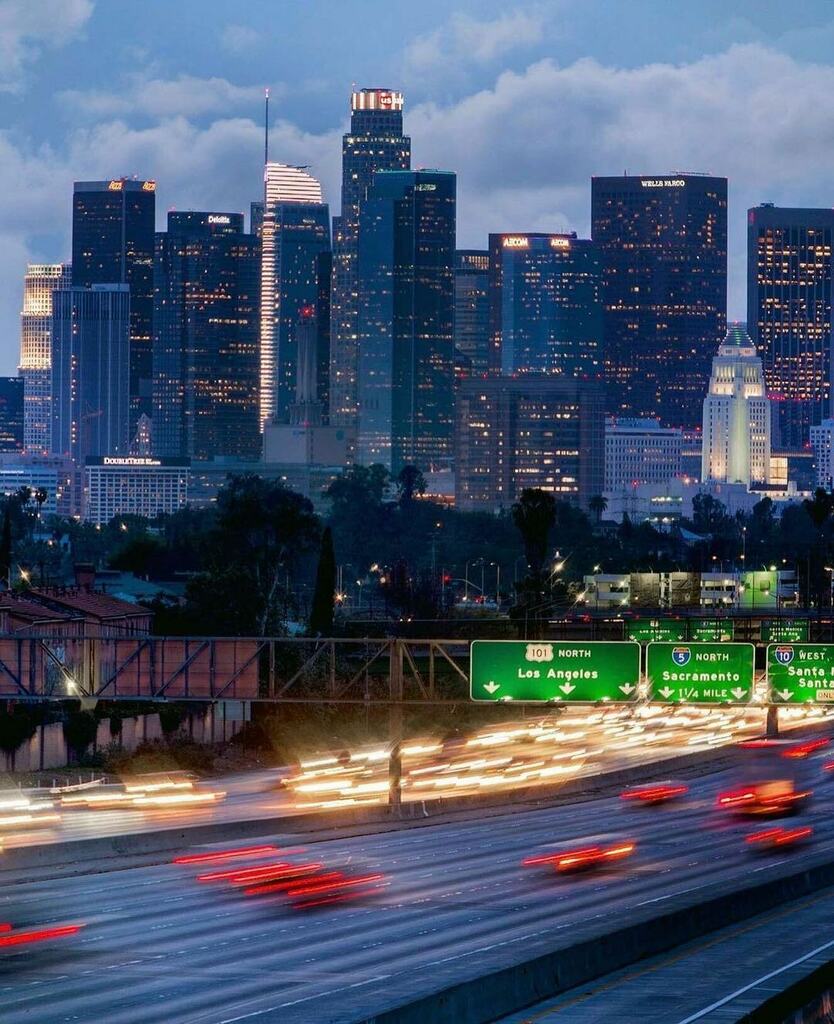 voyagenfrancais's tweet photo. [LOS ANGELES en français ]Bonjour à tous 💫👋🤑

Si vous avez prévu de  venir à los Angeles tres bientôt…Alors n hésitez pas et profitez de notre promo spéciale Black Friday 

Lien dans la story 
.
.
.
.
.
.
.
#losangelesenfrancais #losangeles #ilovela #onlyla #visitercalif… https://t.co/q3u3fkUgiQ