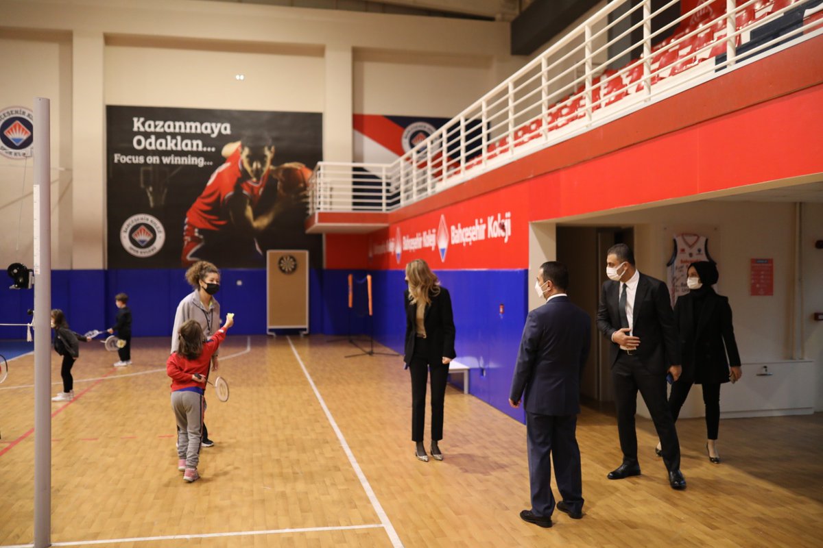 BK_Canakkale's tweet photo. Çanakkale Valisi Sayın İlhami AKTAŞ, dün gerçekleştirdiği ziyaretinde okulumuzu beğeniyle gezerek öğrencilerimize tavsiyelerde bulundular. Değerli ziyareti için Sn. Valimize çok teşekkür ederiz.
#bahçeşehirkoleji https://t.co/DqlWaRjHSv