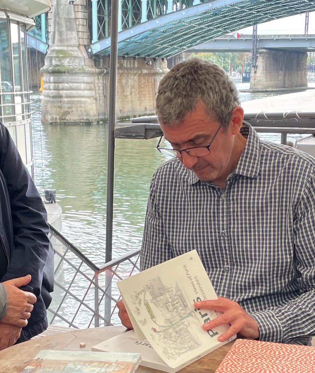 VincentBrunot's tweet photo. RDV à La 27e édition de la Journée du Livre organisée par @villeasnieres qui se tiendra dimanche 28 novembre, de 14h à 19h à l'espace Concorde-Francis Delage à #Asnières.
J’y dédicacerai mes derniers livres  “Venise vues dessinées” et “Paris vues dessinées” #fageeditions https://t.co/pfmeDdTZB7