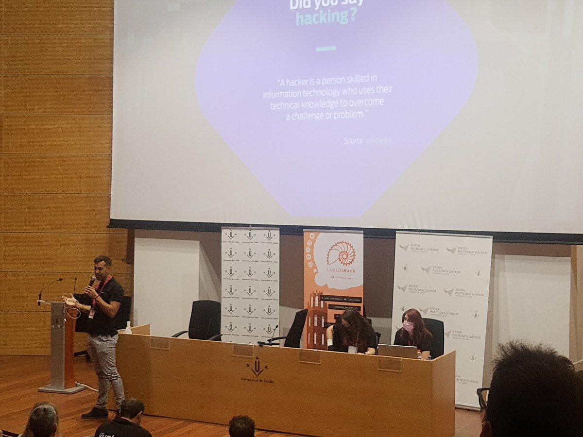 carlesm's tweet photo. Primer repte, ciberseguretat, amb el @ferranverdes i @bon_area #hackeps
Un CTF!!! Let the fun begin!!!!! https://t.co/HIqAh0nRe8
