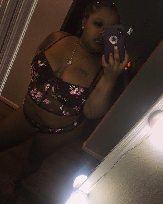 This type shit have ya wilding 😵&zwj;💫😮&zwj;💨🤩🥰 https://t.co/gwJU3coUAH<a href="/tag/tittietuesday"class="tags"><span>#tittietuesday</span></a>