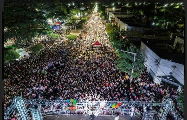 de_wheelwright's tweet photo. Algunas postales de la Fiesta de la Música desde arriba https://t.co/56X47nFVWC