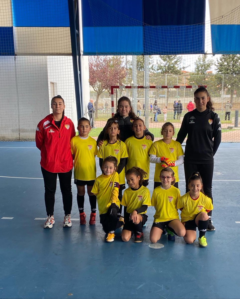 SantaBadajoz's tweet photo. 🔊Comenzamos nuestro fin de semana con partidos de la escuela🔴⚪️💪🏽
#FutFem #AúpaSanta #Escula #ElRetoDelSanta https://t.co/bGyvsuLISN