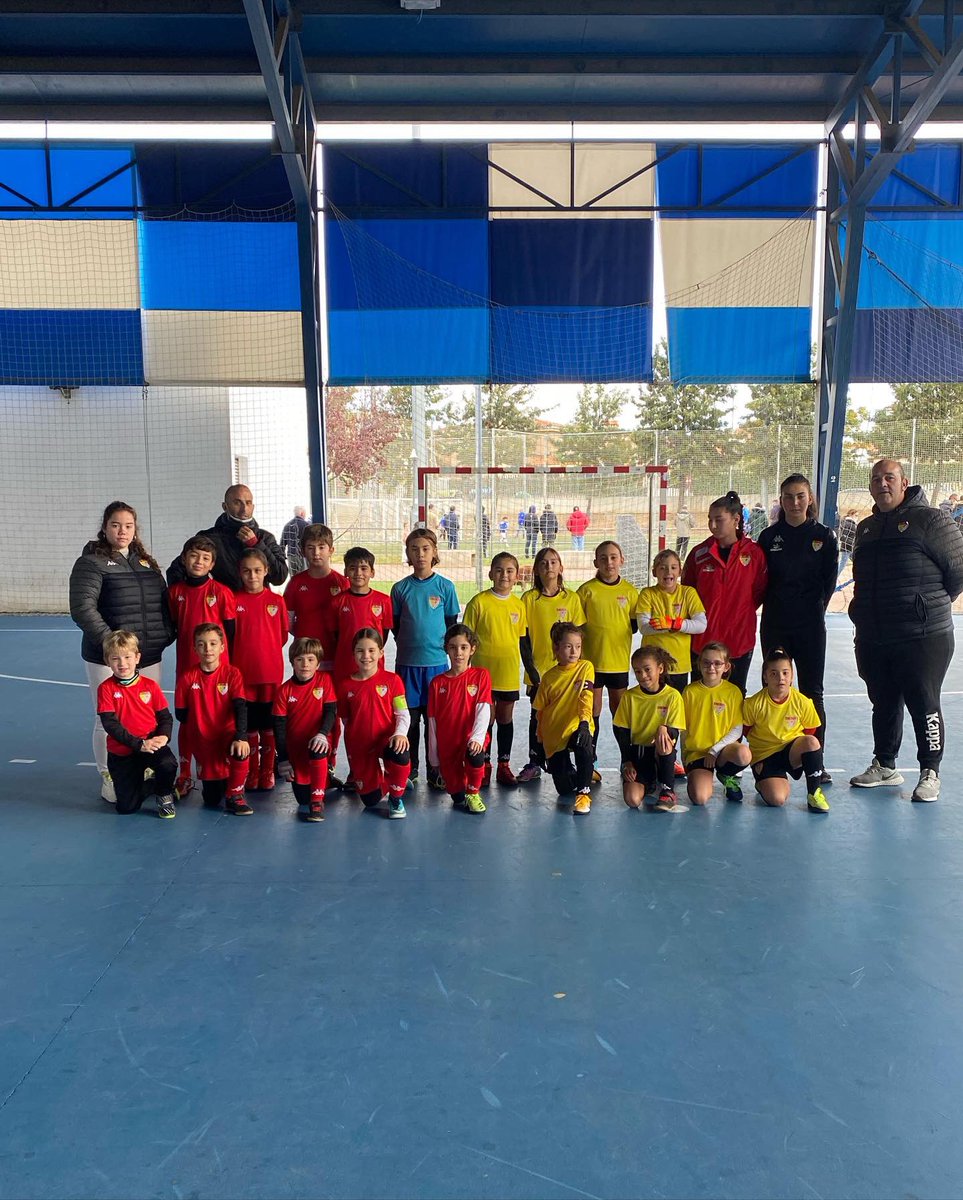 SantaBadajoz's tweet photo. 🔊Comenzamos nuestro fin de semana con partidos de la escuela🔴⚪️💪🏽
#FutFem #AúpaSanta #Escula #ElRetoDelSanta https://t.co/bGyvsuLISN