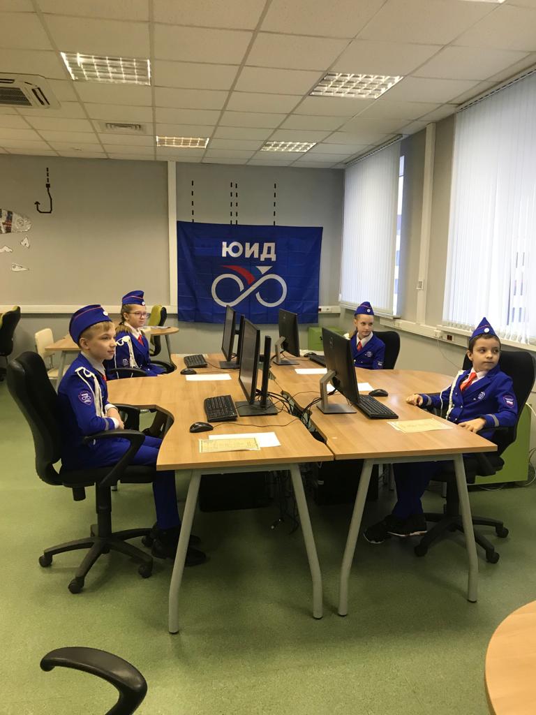 dotgl3's tweet photo. Сегодня в Тольятти в детском  технопарке "Кванториум-63 регион"проходит  дистанционный этап Всероссийского конкурса Юных инспекторов движения "Безопасное колесо". https://t.co/ABs51hs3uH