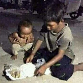 mueeza02's tweet photo. Orang-orang kaya bolak balik umroh, dengan alasan selalu merindukan rumah Allah... Padahal Allah dan Rasul-NYA lebih rindu orang kaya yang gemar shodaqoh kepada fakir miskin...π’π’π’πππ https://t.co/SSrOEVPDAR