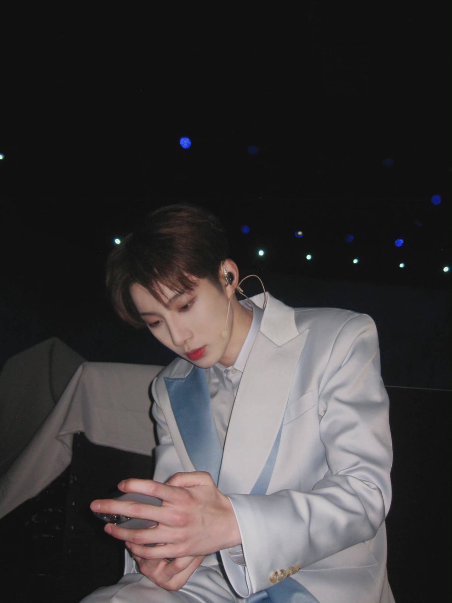 oscarsites's tweet photo. drop dead gorgeous 

#OscarWang #奥斯卡 https://t.co/0Xnfww3gIQ