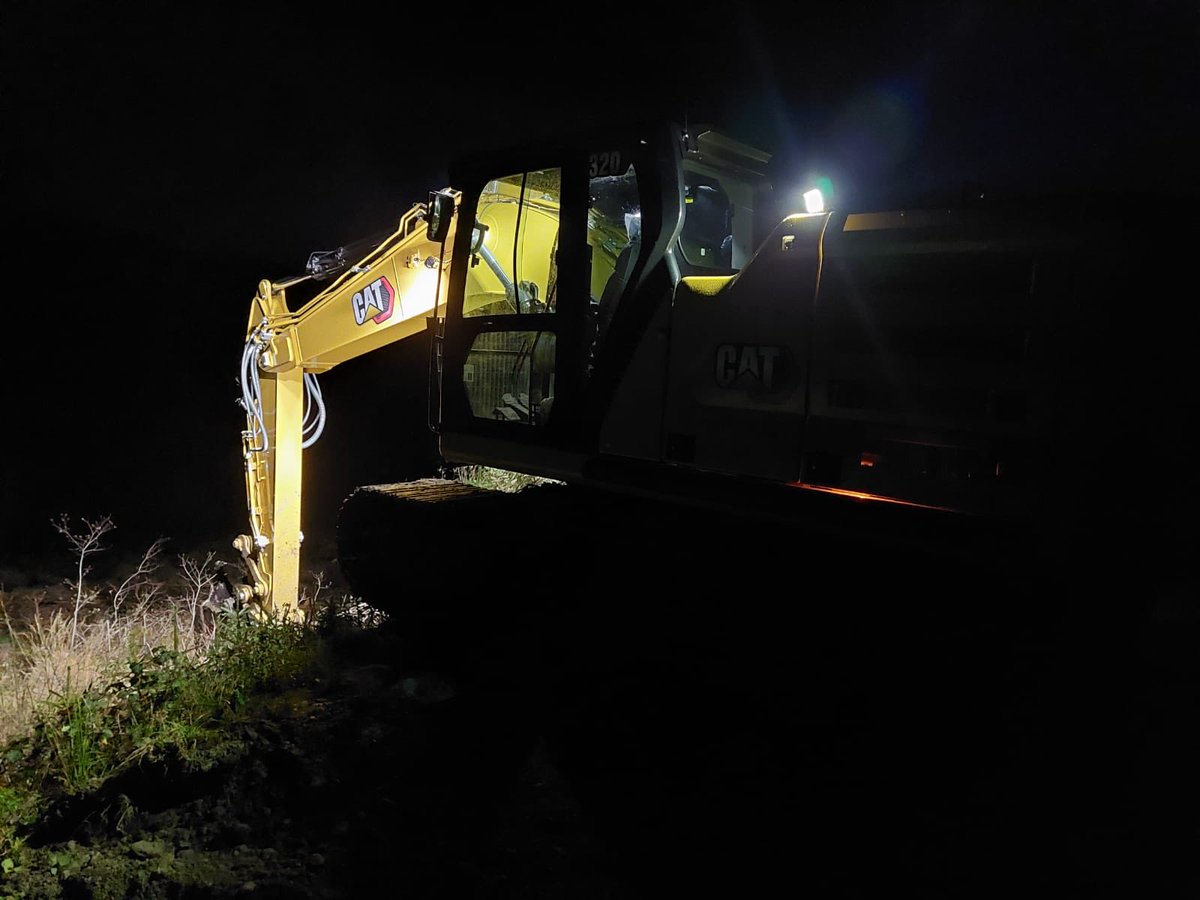 DaveEgan9's tweet photo. Early morning start, new 320-2d https://t.co/oUSRb5w85j