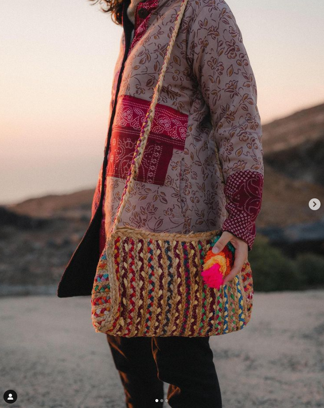 LanzaroteMarina's tweet photo. Seguimos con nuestra colección de bolsos de yute. Amar las fibras naturales es amar la naturaleza 🌾.Cuida del planeta con @boho_esparteria
#lanzarote🌵 #lanzarotelife #islascanariasoficial #islascanarias🇮🇨 #bolsosyute #fibrasnaturales #modaboho #modabohochic https://t.co/4R0iV2Cj0G