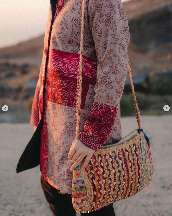 LanzaroteMarina's tweet photo. Seguimos con nuestra colección de bolsos de yute. Amar las fibras naturales es amar la naturaleza 🌾.Cuida del planeta con @boho_esparteria
#lanzarote🌵 #lanzarotelife #islascanariasoficial #islascanarias🇮🇨 #bolsosyute #fibrasnaturales #modaboho #modabohochic https://t.co/4R0iV2Cj0G