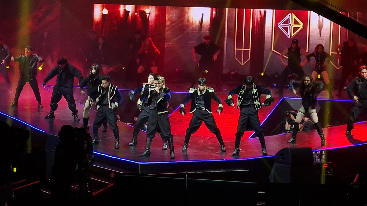 gmanews's tweet photo. GOOD EVENING, ARANETA! 

@SB19Official is now performing at the Araneta Coliseum for their anniversary concert “Our Zone”.

They're the first artists to perform here since the pandemic. #SB19Anniv3rsary | via @shailagarde https://t.co/l4dpRQybol