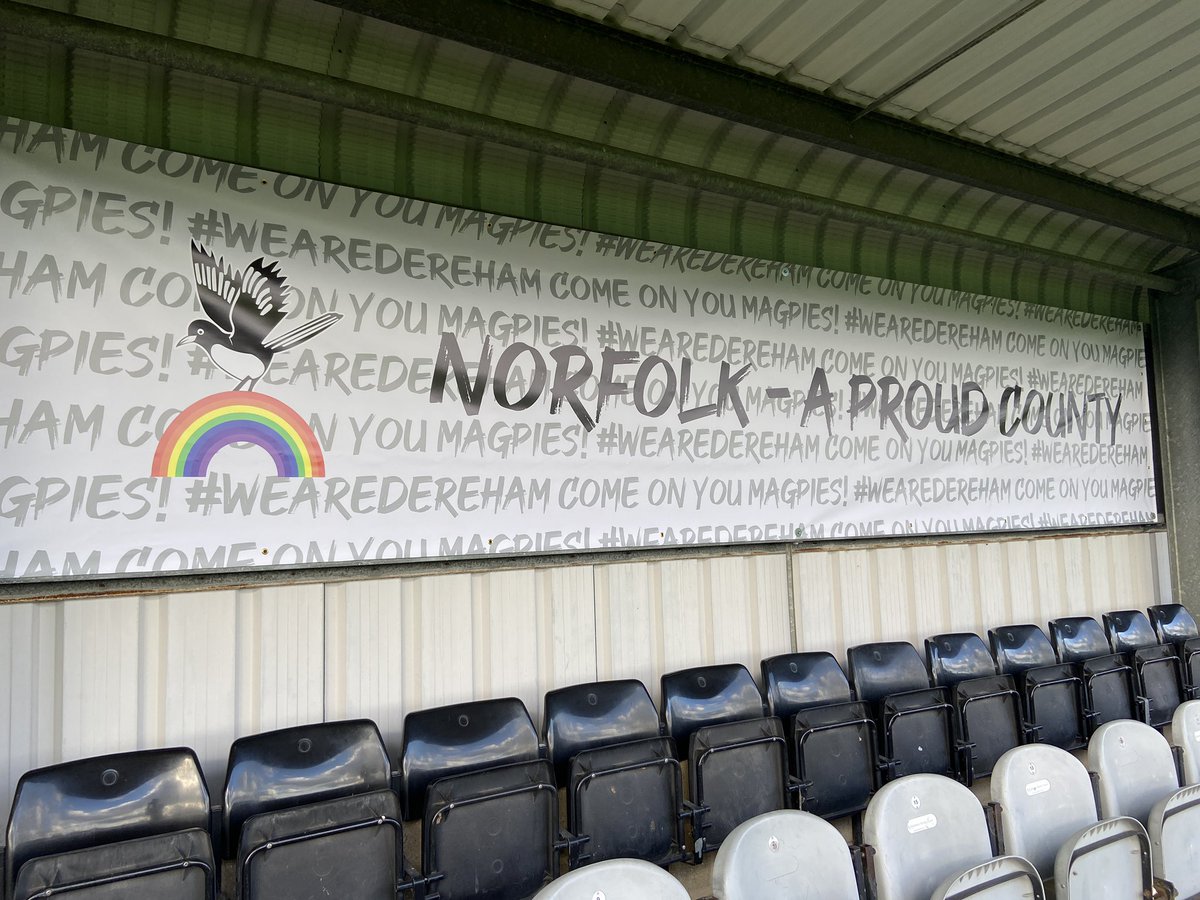 Today sees the launch of this years #RainbowLaces campaign.

All at @DerehamTown are in full support of this. We will continue to do all we can to ensure Aldiss Park is a safe & welcoming place for all.

derehamtownfc.co.uk/news/1002/rain…

#NorfolkFootballisProud 🏳️‍🌈

#WeAreDereham ⚫⚪