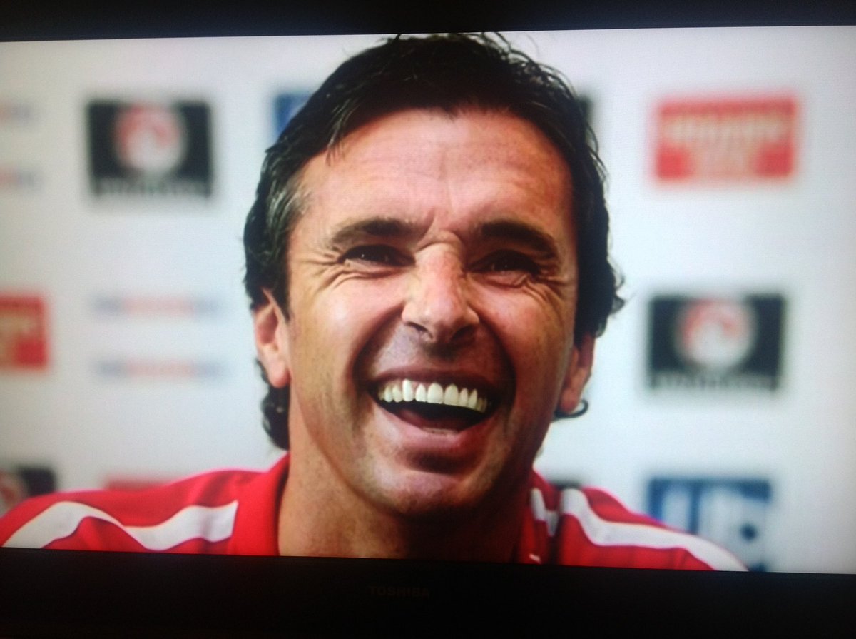 Osian_Roberts's tweet photo. Ten years on and nothing has changed…I miss him… we all miss him…but Welsh football are still seeing his incredible influence…my thoughts are with Carol, Roger, Louise &amp; the boys ❤️🏴󠁧󠁢󠁷󠁬󠁳󠁿 https://t.co/2AWLddrcBT