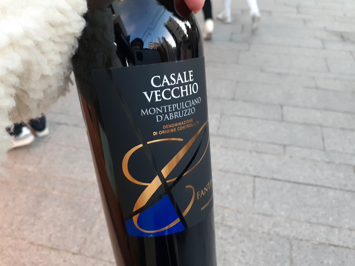 oandr4's tweet photo. イタリアの赤と白
今夜は飲む！ https://t.co/nbCKAM2nq1