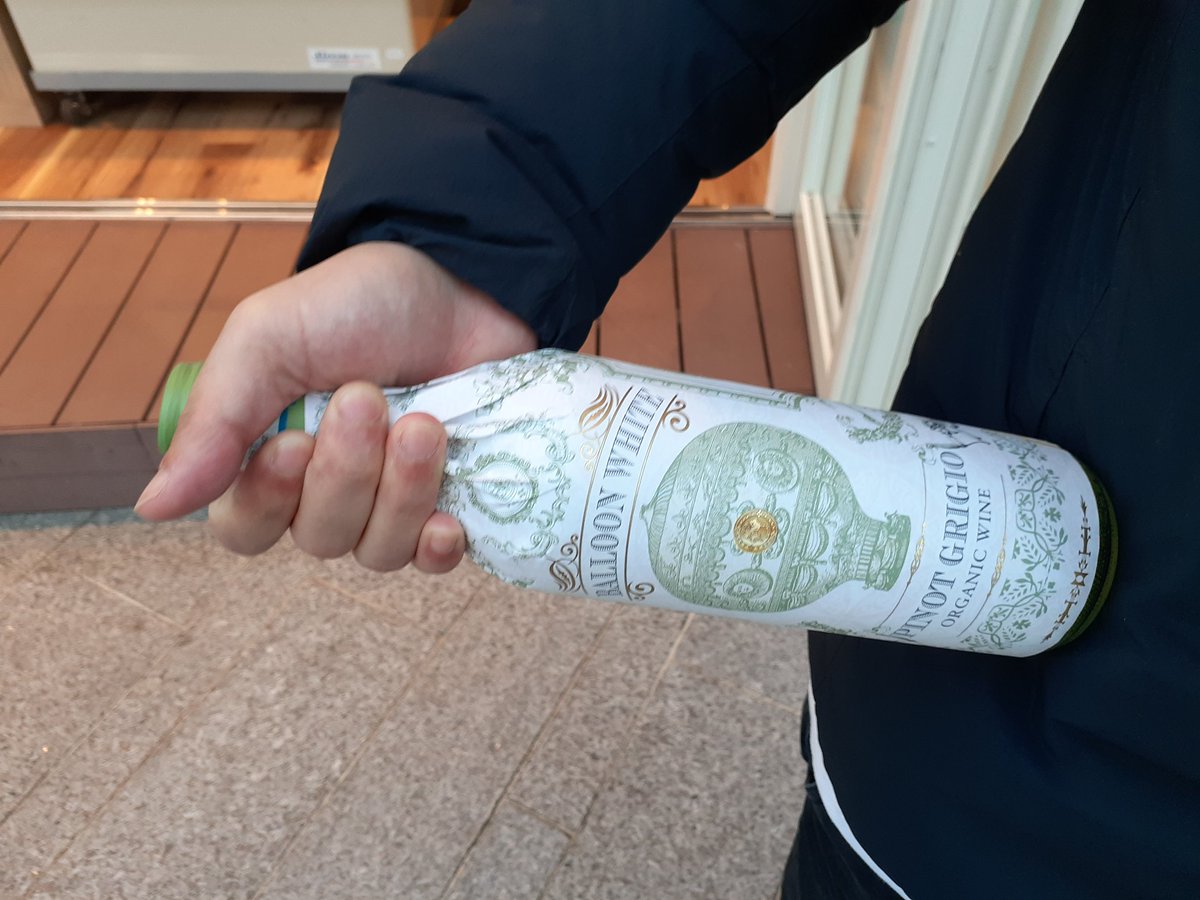 oandr4's tweet photo. イタリアの赤と白
今夜は飲む！ https://t.co/nbCKAM2nq1