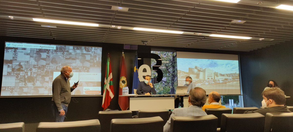 veneciana1981's tweet photo. Pero qué interesante está siendo la primera mesa de #GetxoBlog.
El transporte que fue y el que está por venir.
Espero que no os lo estéis perdiendo...
Podéis vernos en streaming aquí
https://t.co/o2bwBQTxdG
#getxoblog2021 #Getxo https://t.co/vRahXzSFBK