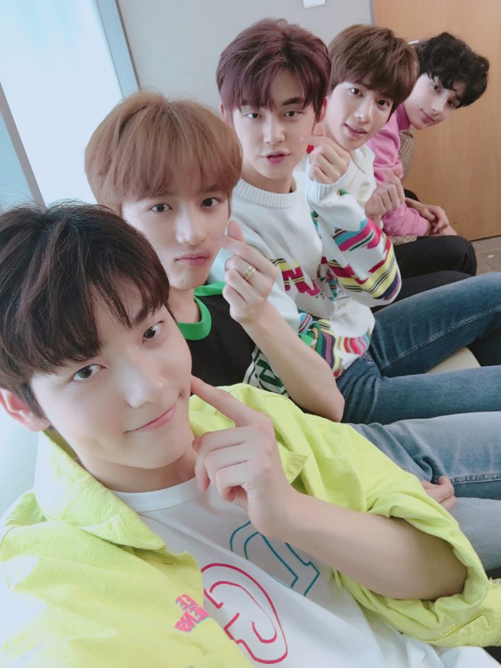 デビュー1000日おめでとう🎉
これからもMOAと永遠に、幸せにいようね🥰

 #1000DayWithTXT 
 #꿈만같던투바투와1000일의시간
 #TXT
 #TOMORROW_X_TOGEHTER