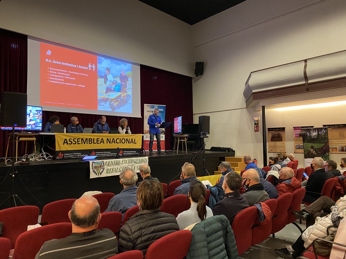FEEC_cat's tweet photo. Les àrees de la #FEEC expliquen els seus projectes de cara a aquest 2022 a l’#AGEFEEC #lasénia21
#sentlamuntanya #sommuntanya #somentitats https://t.co/hsEFPSdpwb