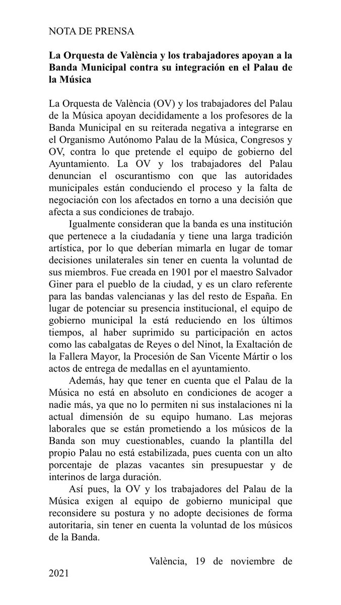 ccoo_de's tweet photo. El personal del @palaumusicavlc también apoya a la Banda Municipal de Valencia @joanribo @gtellocompany escuchen y rectifiquen.@AjuntamentVLC #SalvemLaBMV https://t.co/F6ts1Stprj