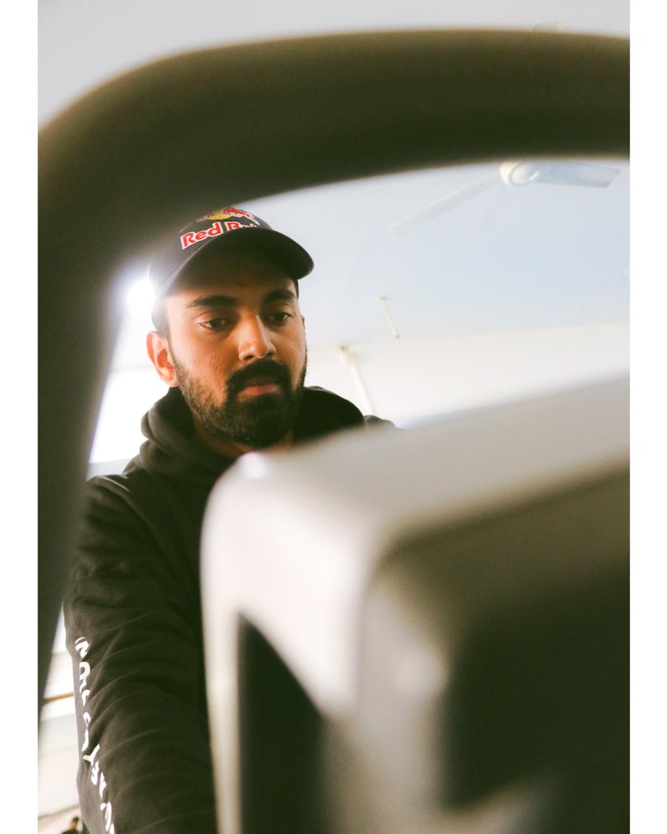 K L Rahul tweet media