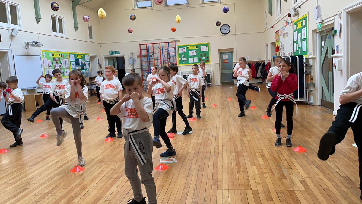 cscommunities_'s tweet photo. We’ve had a blast this week! 😁 Amazing to see all pupils progressing week after week…

As they advance through our 12 week programme, all children will learn new Martial Arts techniques, life skills/values and are educated about healthy eating 😋🥋🧡🍏

Consider us for 2022? https://t.co/1QANHcGvGr