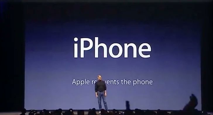 TechDocterz's tweet photo. #Fact21

Steve Jobs used sleight of hand at the first iPhone presentation.
The first iPhone presentation happened six months before the iPhone was set to hit the market.

At that time, the phone was too buggy to use, so Steve Jobs often had to switch phones behind his desk. https://t.co/T8ldxxOoyb