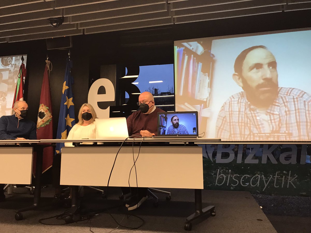 agirregabiria's tweet photo. Un lujo contar con @landreu estamos en #GetxoBlog en #BiscayTIK https://t.co/Rwi7QYFes3 https://t.co/V4WC5Y0lqX
