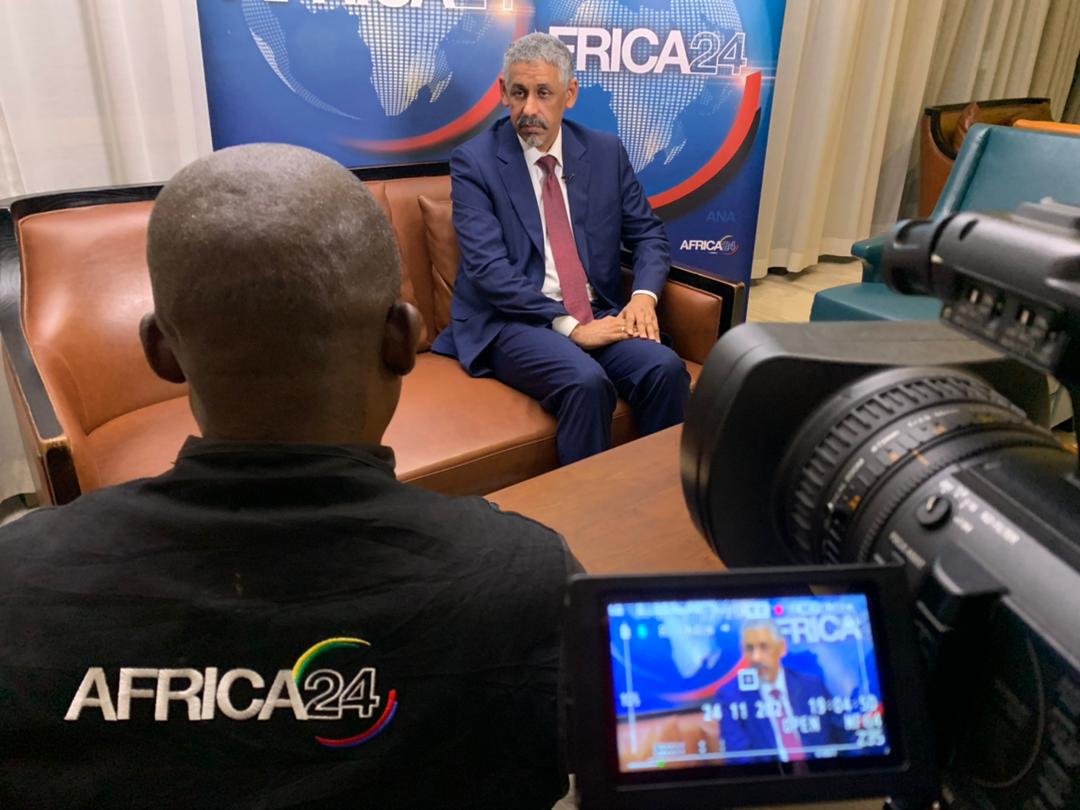 AFRICA24TV's tweet photo. 🚨[EXCLUSIF]
Retrouvez prochainement sur @AFRICA24TV , l'interview exclusive du Dr. Sidi Ould Tah, Directeur général de la @badeabank (BADEA). Dans cet entretien le Dr. Sidi Ould Tah revient sur le nouveau plan quinquennal 2020-2024 de la BADEA. #DRC_AFRICA_business2021. https://t.co/wyHMdhnI0W