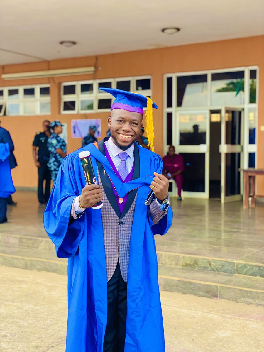 joshuaodeyemi's tweet photo. 3 years in Poly(strike)-Civil Eng.
6 years in Uni(Corona)-Comp.Sci.
Most Outstanding student in the department &amp; Faculty
Best graduating student in the Institution
9 Distinctions
Job offers from Google, Apple, Microsoft..
All of these I didn’t get but I made it as a graduate!🙏. https://t.co/AjvliQn9qv