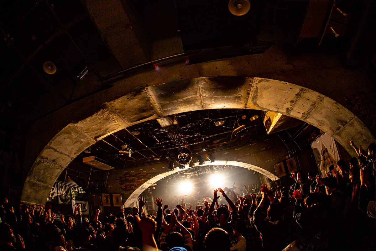 KOM_Official's tweet photo. KNOCK OUT MONKEY 20th
神戸チキンジョージ40th 記念公演
『Anniversary × Anniversary』

 [2部 バンドセット]

お越しいただいた皆さまありがとうございました〜‼
久しぶりのバンドセットワンマン、やっぱり最高でした😂

#ChickenGeorge
#チキンジョージ
#knockoutmonkey
#ノクモン https://t.co/kMxzSVS9pL