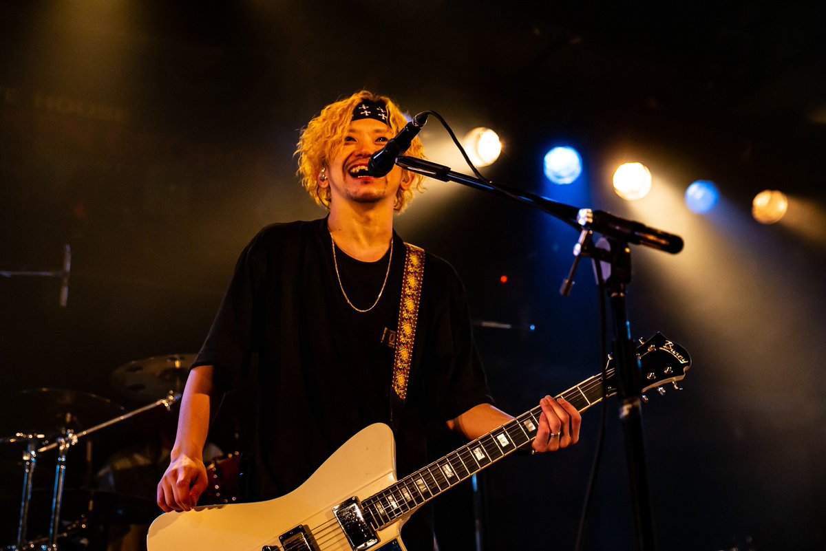 KOM_Official's tweet photo. KNOCK OUT MONKEY 20th
神戸チキンジョージ40th 記念公演
『Anniversary × Anniversary』

 [2部 バンドセット]

お越しいただいた皆さまありがとうございました〜‼
久しぶりのバンドセットワンマン、やっぱり最高でした😂

#ChickenGeorge
#チキンジョージ
#knockoutmonkey
#ノクモン https://t.co/kMxzSVS9pL