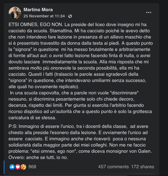 lotticarlotta's tweet photo. il 25 novembre al Liceo Bottoni il prof di storia e filosofia (sic) vuole cacciare dalla classe uno studente perchè indossa una gonna e la preside, invece, caccia lui.
oggi il prof torna in classe e la classe esce per protesta. https://t.co/25Wm7osZDW