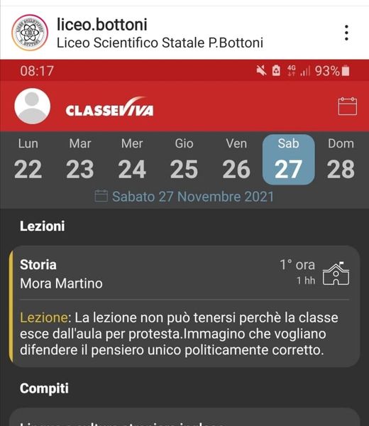 lotticarlotta's tweet photo. il 25 novembre al Liceo Bottoni il prof di storia e filosofia (sic) vuole cacciare dalla classe uno studente perchè indossa una gonna e la preside, invece, caccia lui.
oggi il prof torna in classe e la classe esce per protesta. https://t.co/25Wm7osZDW