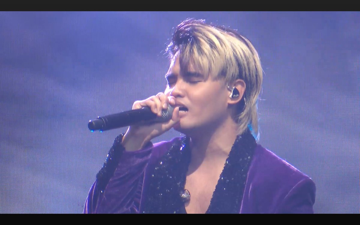 SB19Official's tweet photo. It’s time for the first song of the #SB19LiveComeback! Give it up for “Nyebe” ❄️

SB19 OURZONE DAY1
#SB19Anniv3rsary #SB19OZAnnivConcert https://t.co/SXlqDvcaSG