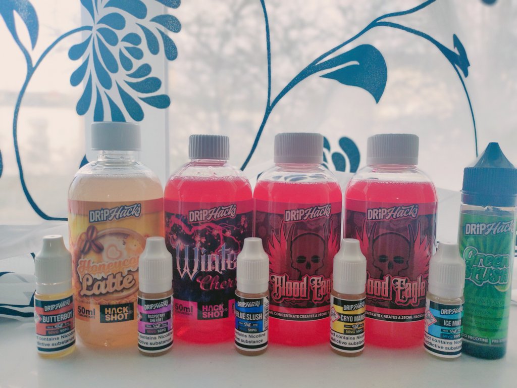 peasey85's tweet photo. Massive thanks to @driphacks so that's 1000mls made up Which is my all time favourite blood eagle and cherry winter plus the honeycomb latte which I've not tried yet but smell's great 😋 Massive thanks to them also for my freebie 😊
#vapelife #diyeliquid #vape #vaping #vapefam https://t.co/knnlMXnvd0