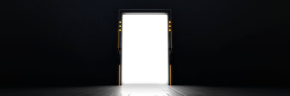 La puerta de nuestro encabezado se ha acercado un poco, ¿alguien sabe qué está pasando? #TQHype 😱😱