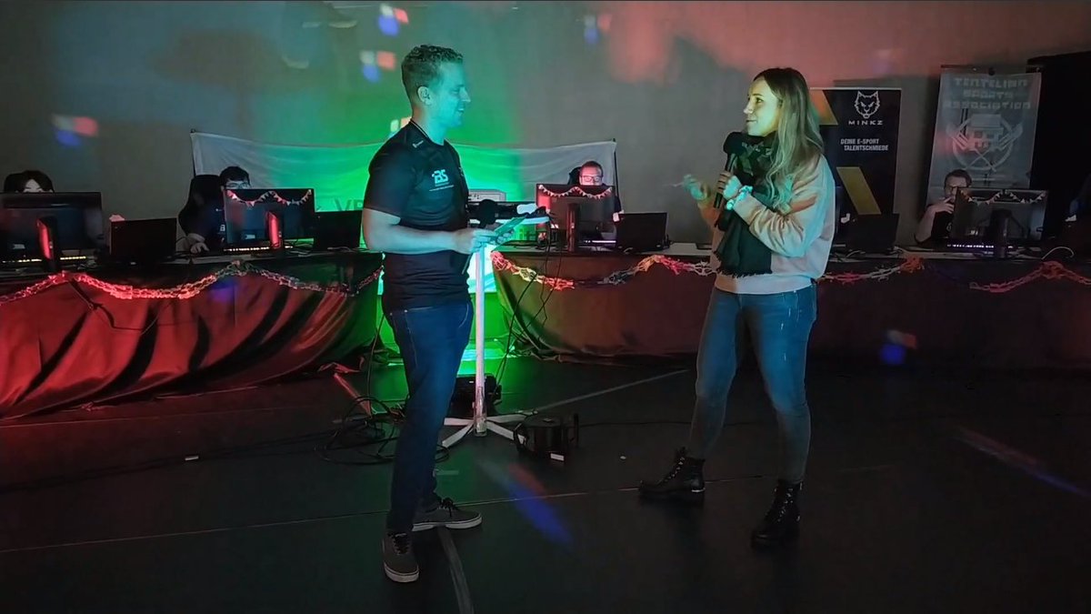 Wir sind online!! Es ist der Wahnsinn das wir die wundervolle Sissor den ganzen Tag bei uns haben!! Wenn ihr das Tischtennismatch nicht verpassen wollt kommt auf Twitch. twitch.tv/fcndhstream #Frankenfiesta21 #Sissor #minkzgaming #tentelian #fcnordhalben