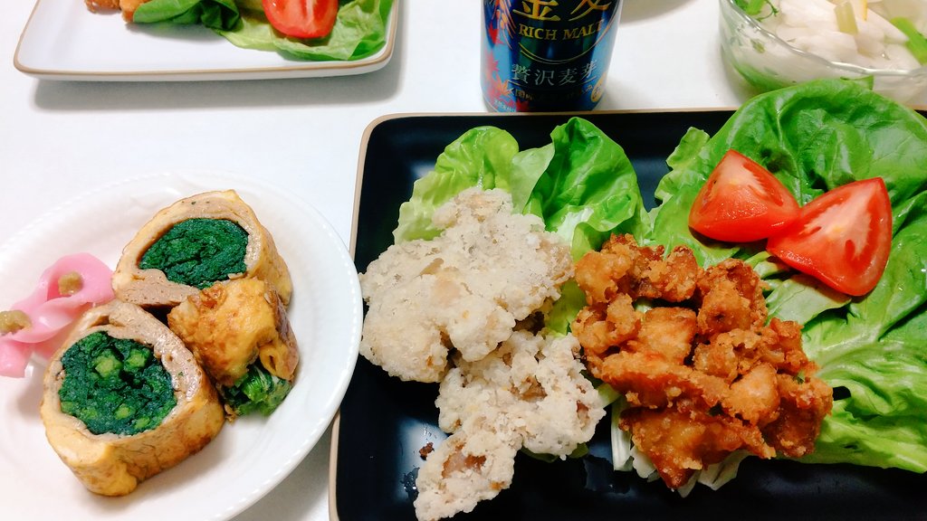 つまみな ぼんじり🐓の唐揚げ 鶏皮パリパリ揚げ 春菊たまご焼き レタス 板わさ ぼんじりの軟骨大きくて中心にあるから揚げる前の処理が面倒😂 だから前 大きいまま揚げてみたら 脂が凄くて😅 食べ