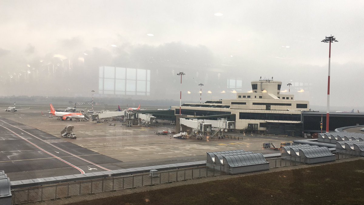 Labnecita's tweet photo. @controladores Mira como está MXP! https://t.co/b8CtJKGTz5