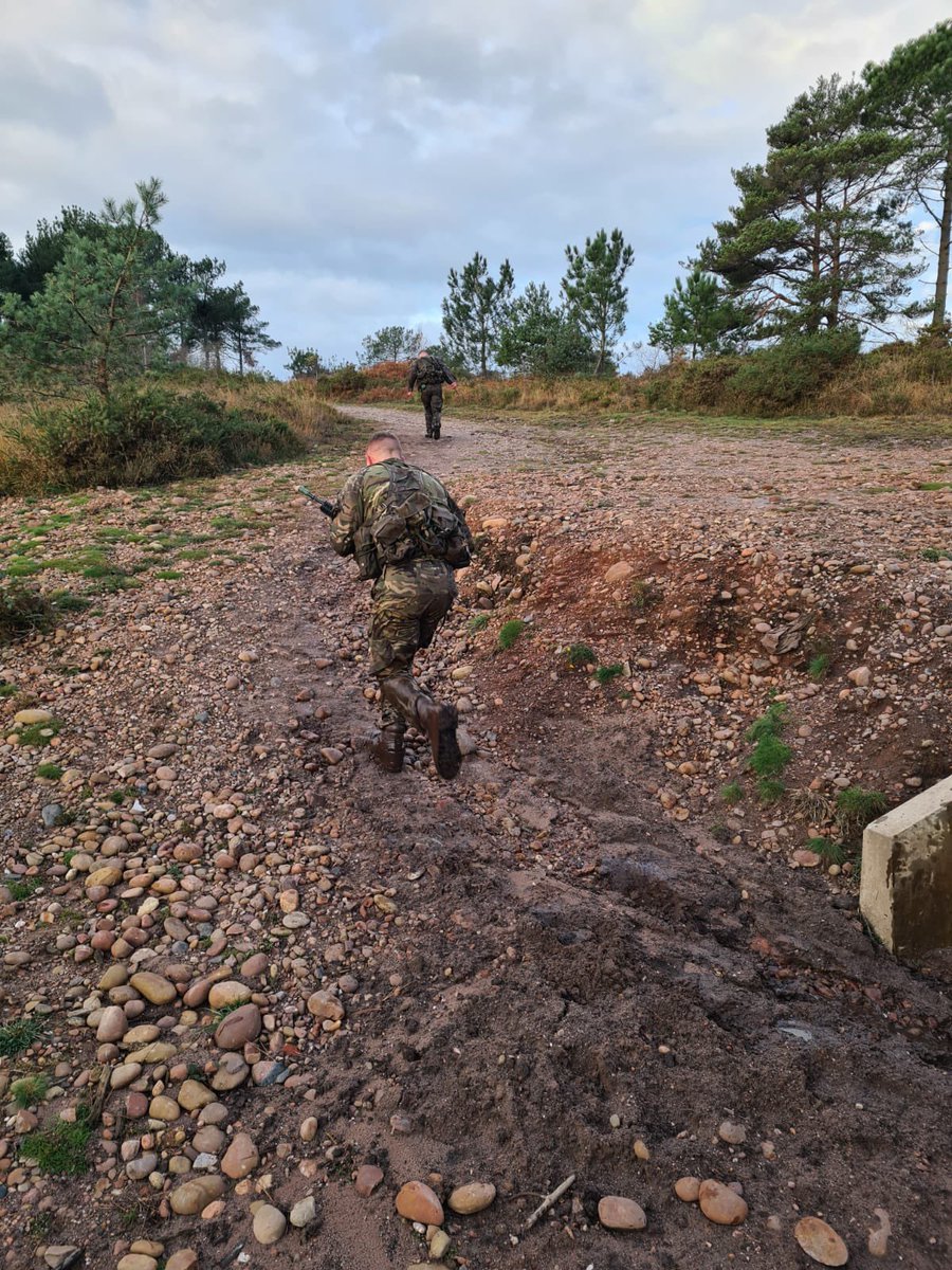 CommandoTRG's tweet photo. AWESOME! 311 Troop’s 1st Cdo Test - the Endurance Course - completed ✅  26 out of 26 passed @RoyalMarines @LtGenMagowan @ColSimonChapman https://t.co/kwSWzBVXCw