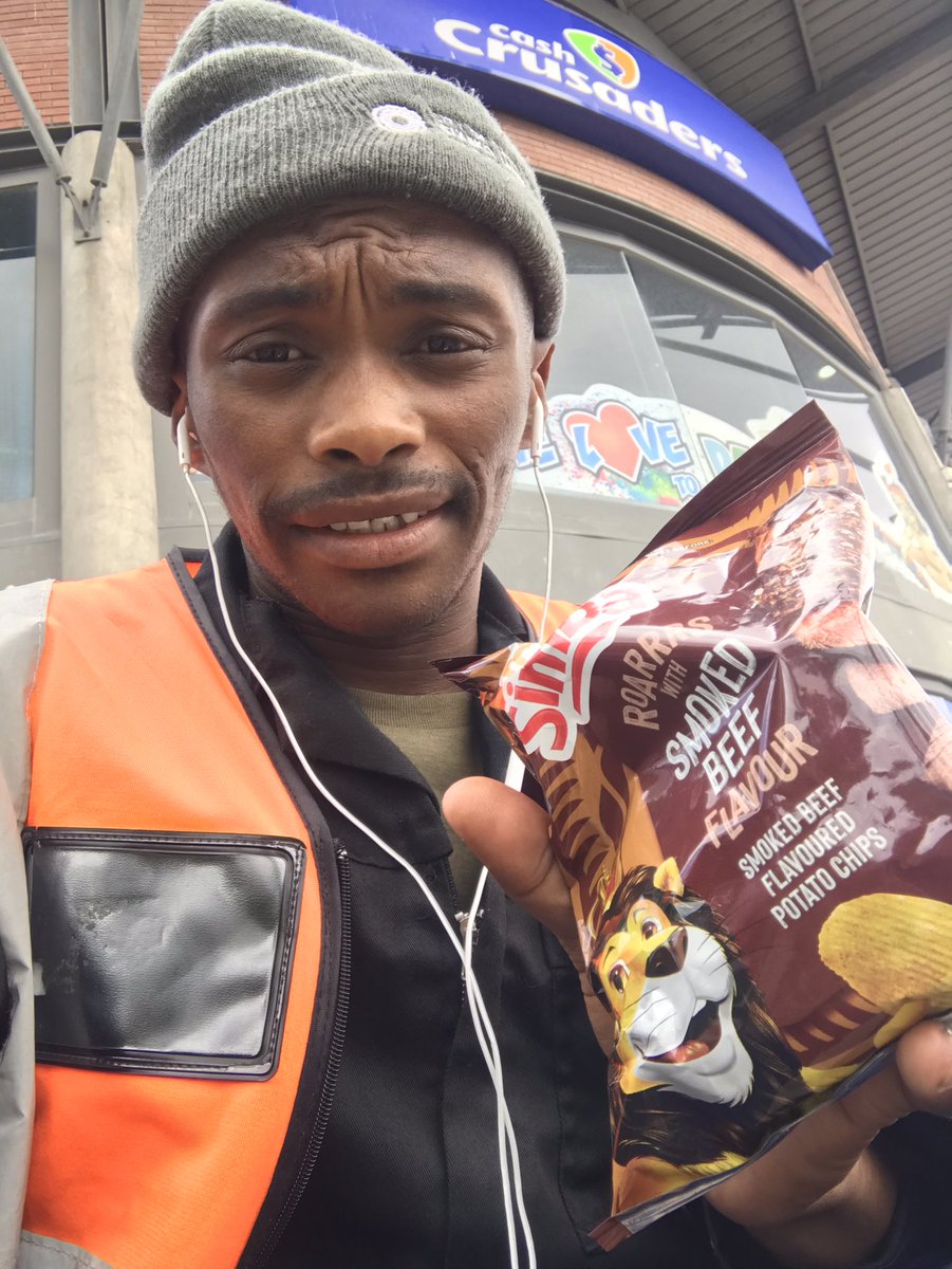 ZusiveLande's tweet photo. @SimbaChipsSA 

That’s my favourite 😻 
#Simbaenalithatthing #SimbaChips https://t.co/eiKRIlsoM9