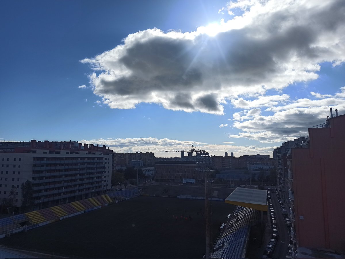 avantocat's tweet photo. Ventada ara a #SantaAndreu
Cop màxim de mestral de 58 km/h!!!
Mínima de 6.8°C https://t.co/D2UPNEwnGw