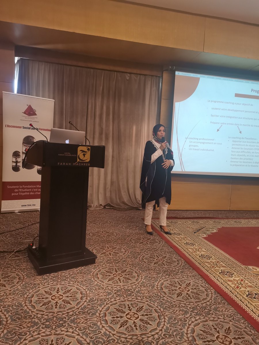 JadaraFondation's tweet photo. En direct: Mme. Asma EL MAAROUF, responsable des opérations de la FME, explique aux nouveaux bénéficiaires  les modalités d'interaction avec la FME. 

#Intégration2021_2022 #Promotion_Bouchra_Outaghani https://t.co/azvoOTOtek