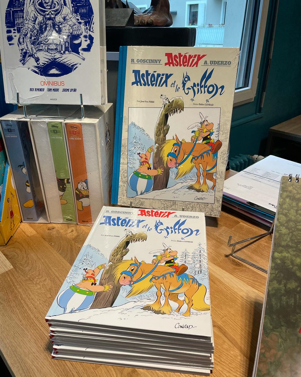 9artLibrairie's tweet photo. Astérix et le Griffon, sorti cet automne!

Dans notre sélection de classiques vous trouverez les Astérix, plusieurs numéros sont disponibles en magasin et il est évidemment possible de commander ceux désirés.

Nostalgie ou découverte lancez-vous dans l’aventure gauloise! https://t.co/HZO6wZarNf