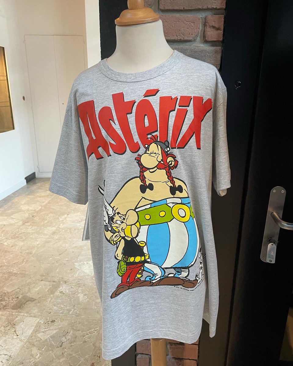 9artLibrairie's tweet photo. Astérix et le Griffon, sorti cet automne!

Dans notre sélection de classiques vous trouverez les Astérix, plusieurs numéros sont disponibles en magasin et il est évidemment possible de commander ceux désirés.

Nostalgie ou découverte lancez-vous dans l’aventure gauloise! https://t.co/HZO6wZarNf