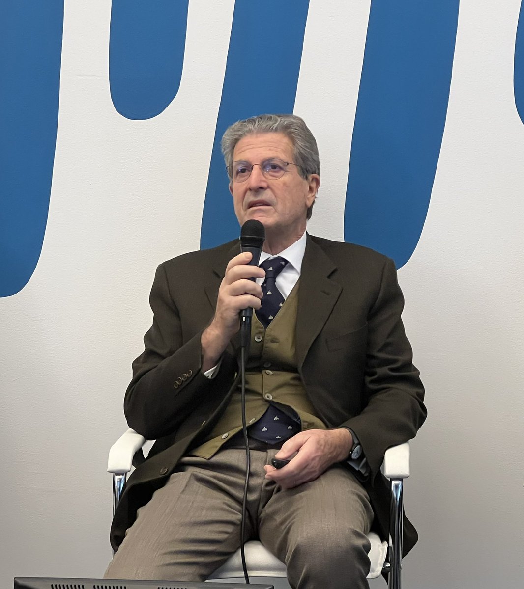 #SGI2021
🔥SICUREZZA #ANTINCENDIO: LE NUOVE DIMENSIONI DELLE COSTRUZIONI |  CONSEGUENZE E SFIDE
🎙Interviene sul tema
🟦 Franco Luraschi | Presidente Commissione sicurezza OIM