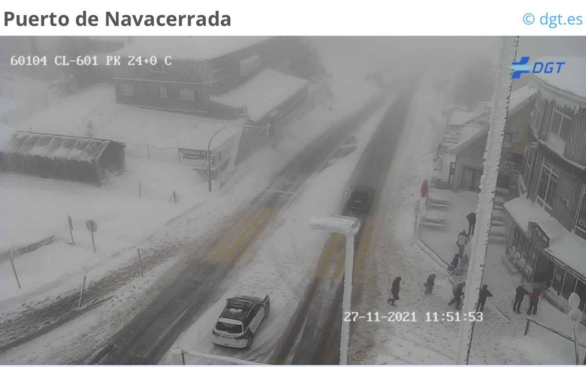 112cmadrid's tweet photo. ✔️ (12:10) Cortada la #M601 a la altura del km. 13 en ambos sentidos. 

✔️ @guardiacivil, @emergenciasCREM, #ERIVE y carreteras @ComunidadMadrid trabajan para reabrir el tráfico. 

✔️ Las cadenas son indispensables. 

Imagen @DGTes. 

#PlanInclemenciasCM 
#ASEM112 https://t.co/BRShqYO9hT
