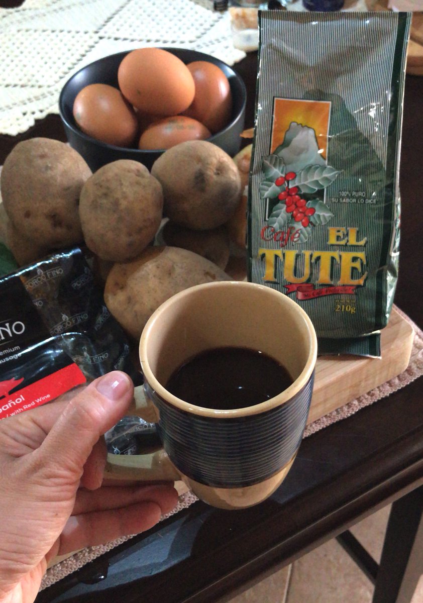 gloriamelania's tweet photo. Sin duda, es muy rico comenzar el día así.
¡Feliz sábado! #Breakfastinprogress https://t.co/Rup368uH1R