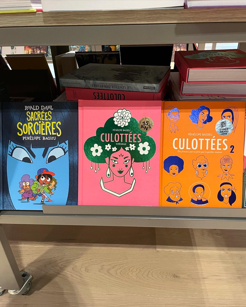 9artLibrairie's tweet photo. LES STRATES, livre de @penelopeb est disponible dans notre magasin!

En quelques pages, l’autrice nous partage des moments de vie aussi touchants que drôles 💭

Chez nous, vous trouverez « les strates » mais aussi « culottées » et « sacrée sorcières » 🧙🏼‍♀️ https://t.co/VX0xdOcjte